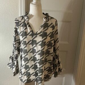 Jade Black and White Geometric Blouse